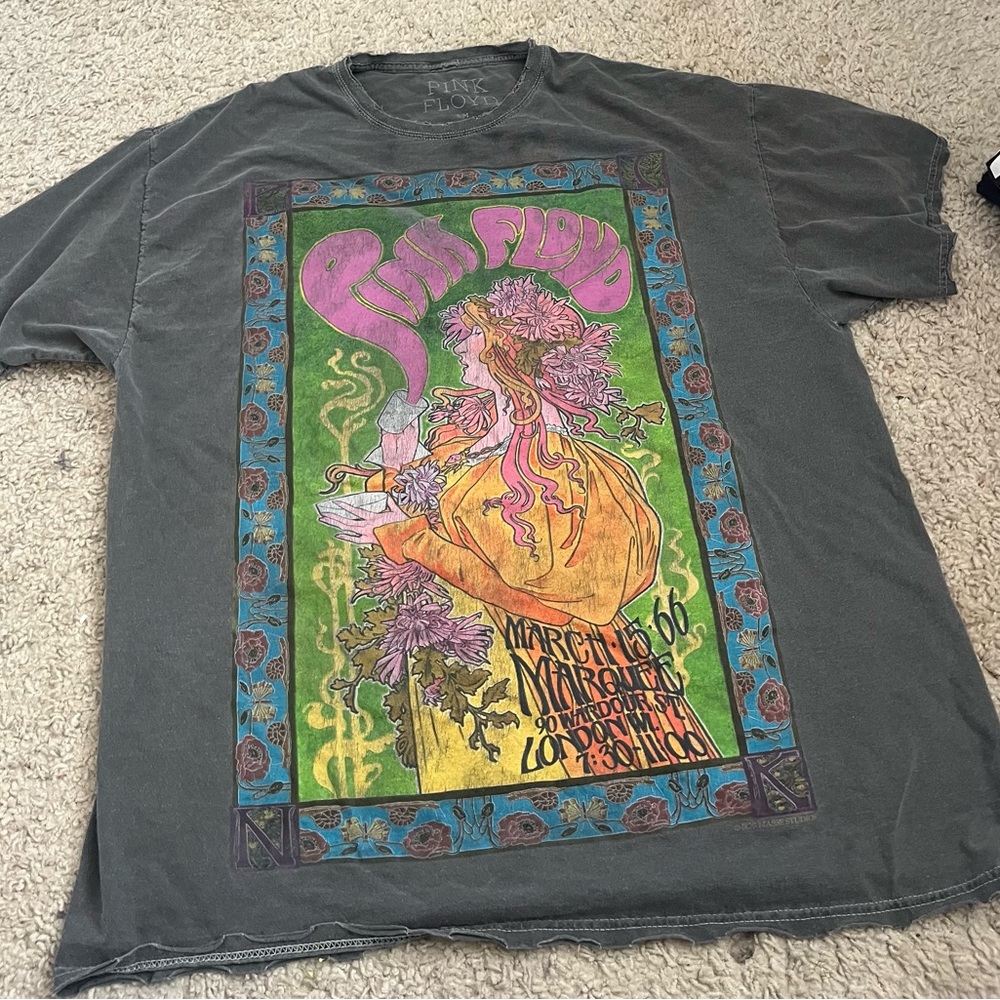 Urban Outfitters S/M oversized Pink Floyd Tee